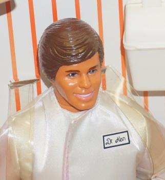 Mattel - Barbie - Doctor Ken - Poupée